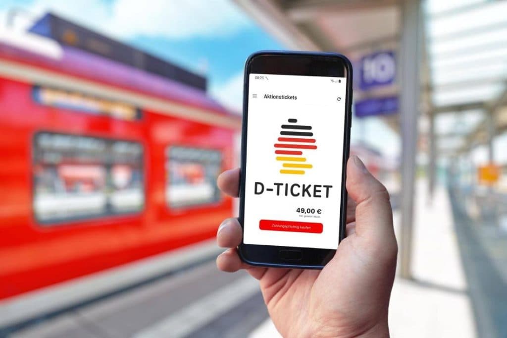 Experte verrät: So zahlst du nur 28€ für das 63€-Deutschlandticket!